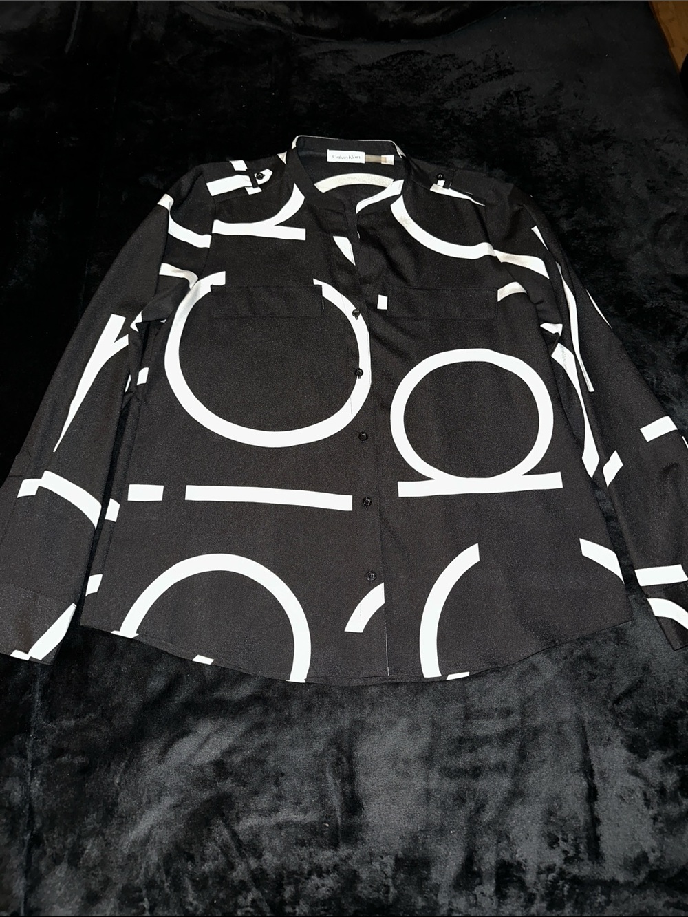 Calvin Klein Black & White Geometric-Print Blouse